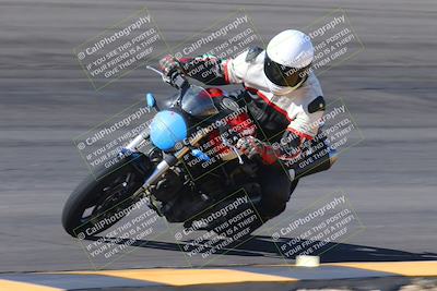 media/Nov-06-2023-Moto Forza (Mon) [[ce023d0744]]/4-Beginner Group/Session 2 (Bowl Tight Speed)/